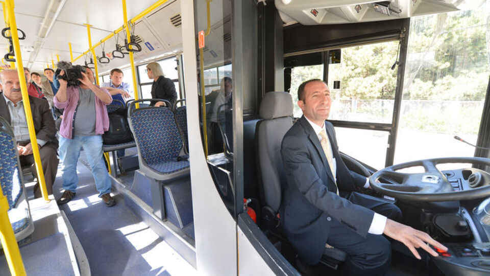 "Bir bayan basamaklarda duruyor ve çığlık çığlığa bağırıyordu"