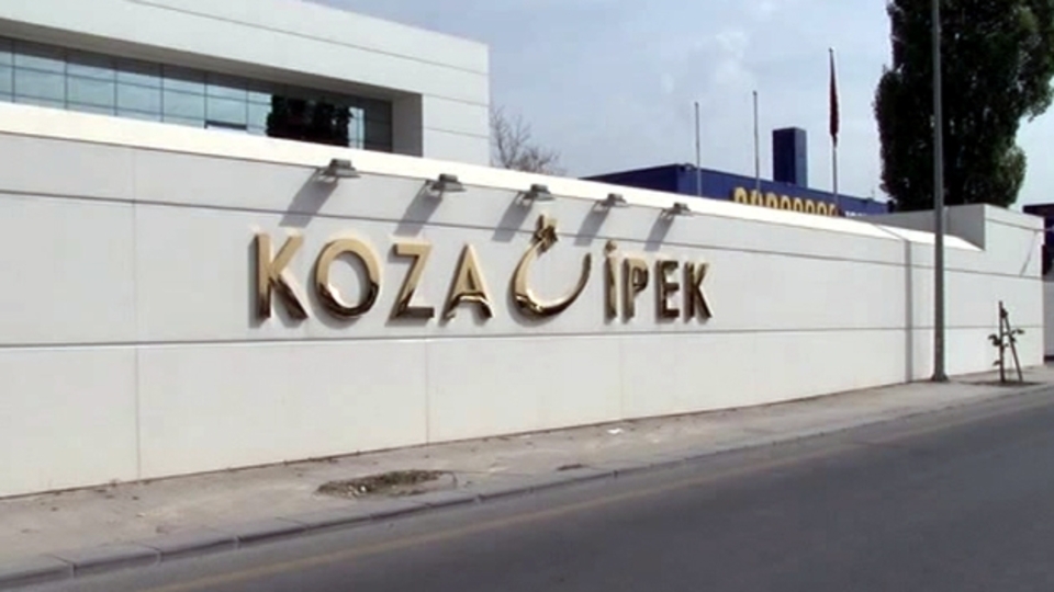 Lüks araçları açık artırmayla satılıyor