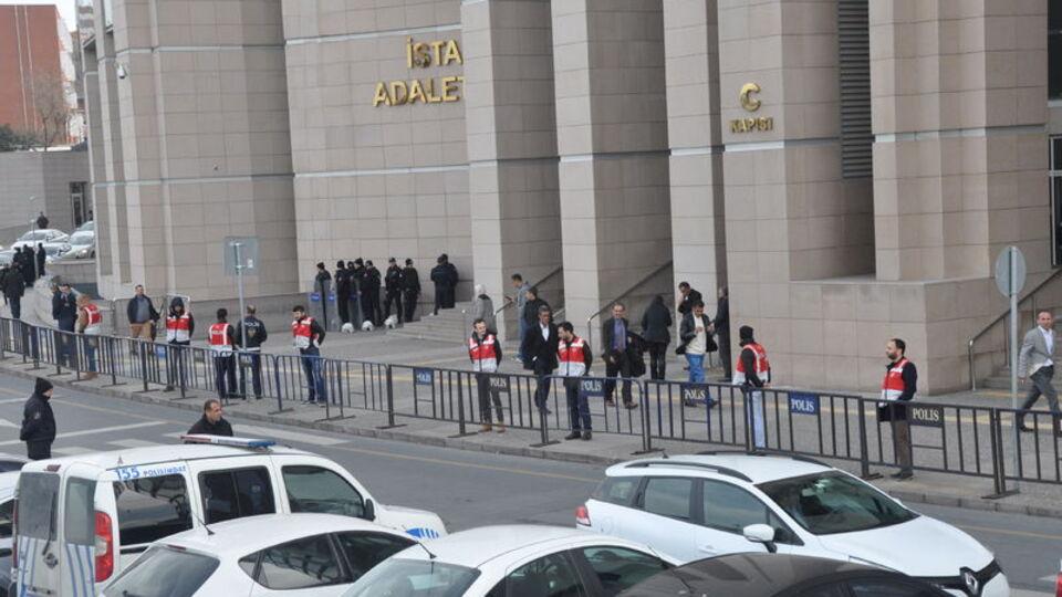 Sabancı suikastı faili ifade vermedi, dava ertelendi