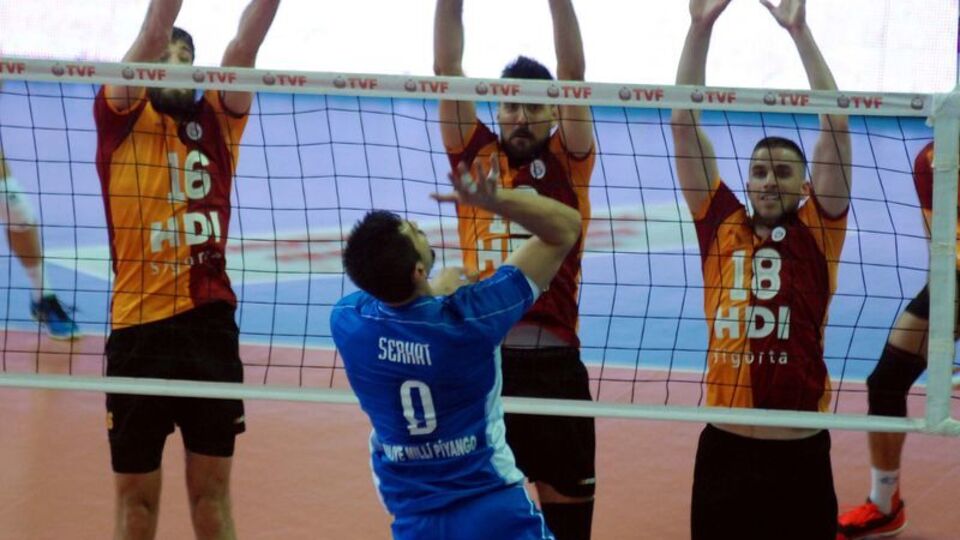 G.Saray İzmir'de kazandı!