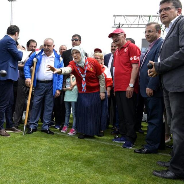 Bakan 'Bocce' oynadı