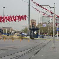 Taksim'deki şüpheli çanta korkuttu!