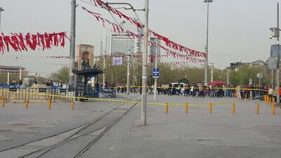 Taksim'deki şüpheli çanta korkuttu!