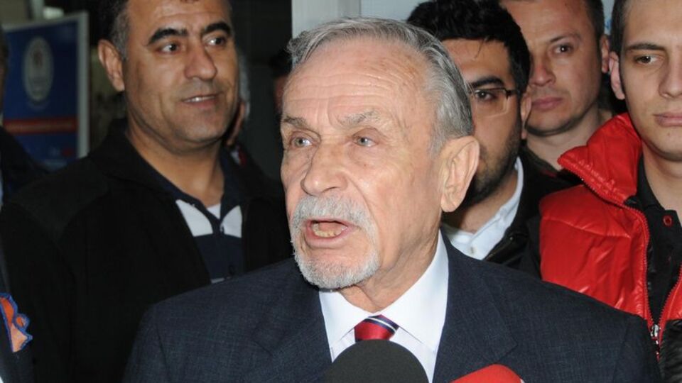 Özyalçın'dan 'istifa' tepkisi