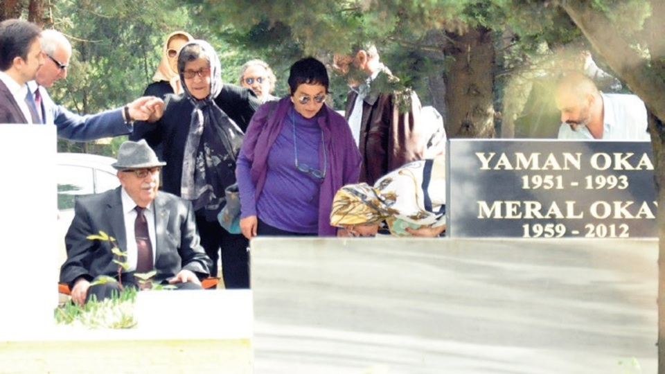 Dostları Okay'ı unuttu