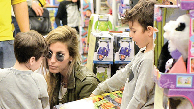 Batman kardeşler alışverişte