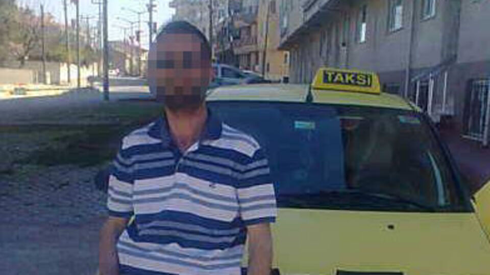 Aracının içinde intihar etmek istedi trafik cezası yedi