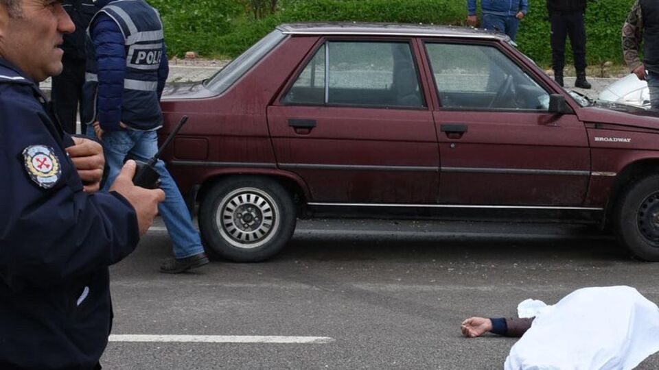 Karşıdan karşıya geçmek istedi, canından oldu!