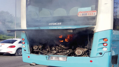 Halk otobüsü seyir halindeyken alev aldı