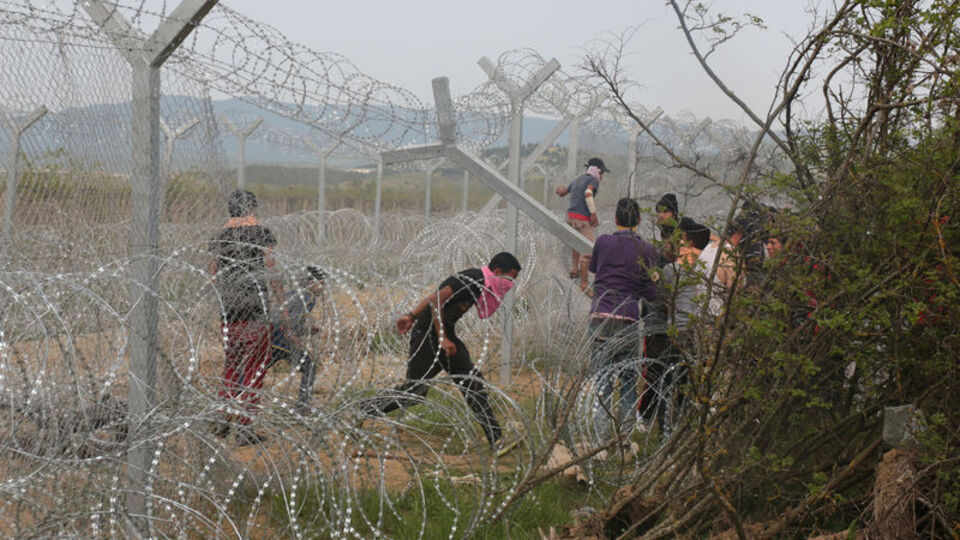 İdomeni'de olaylar sürüyor