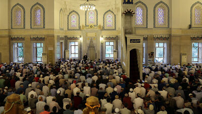 Cuma namazı saat kaçta?