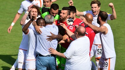 Adanaspor Süper Lig'e göz kırptı