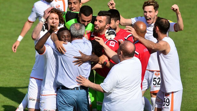 Adanaspor Süper Lig'e göz kırptı