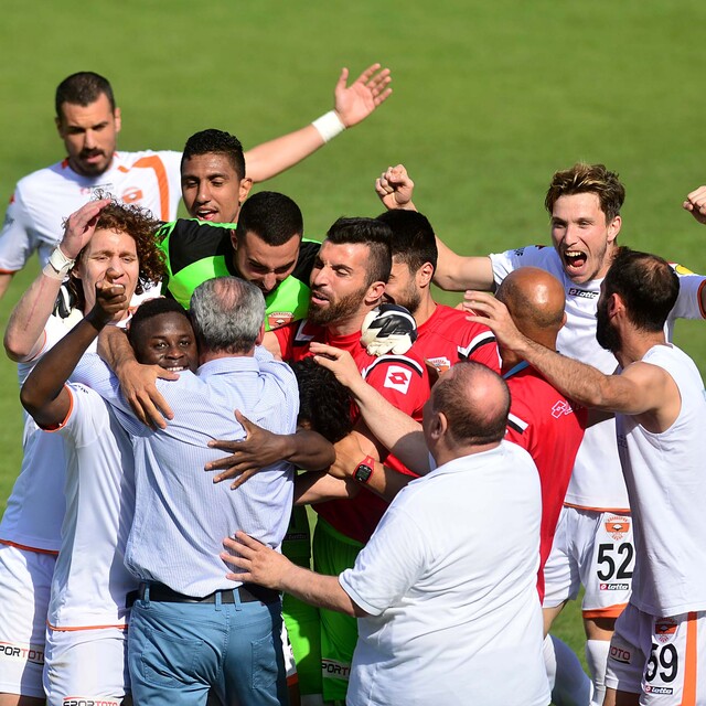 Adanaspor Süper Lig'e göz kırptı