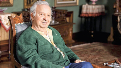 Beyaz saçlı Huysuz Virjin!