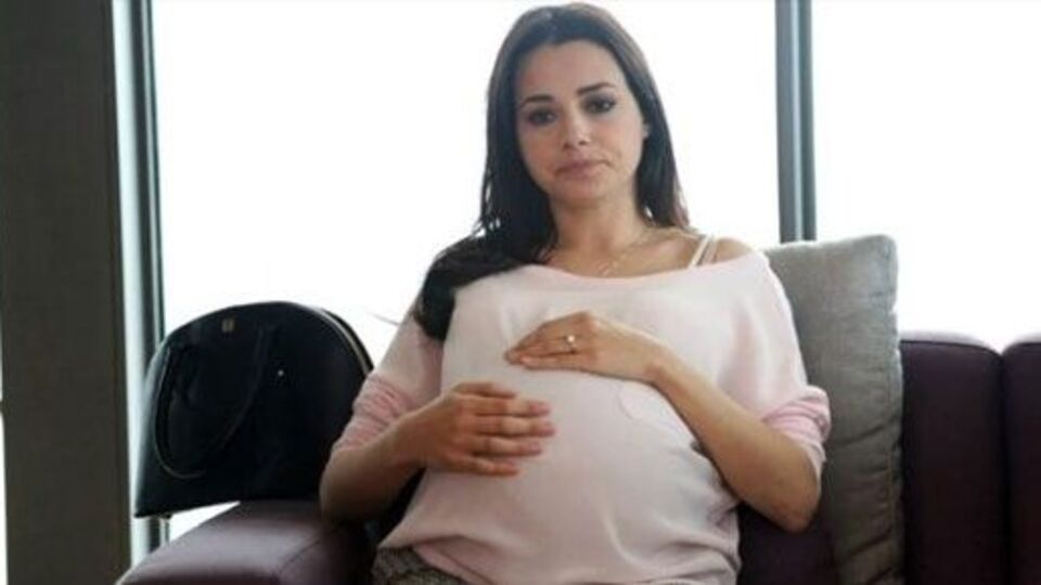 Özgü'den ikinci bebek sürprizi