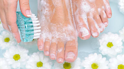Ayaklarınızı sık sık yıkayın!