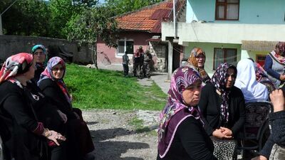 Kamyon şoförü, evinin önünde av tüfeği ile öldürüldü
