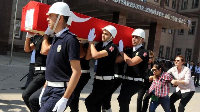 O şehidin eşinden Başbakan'a mesaj
