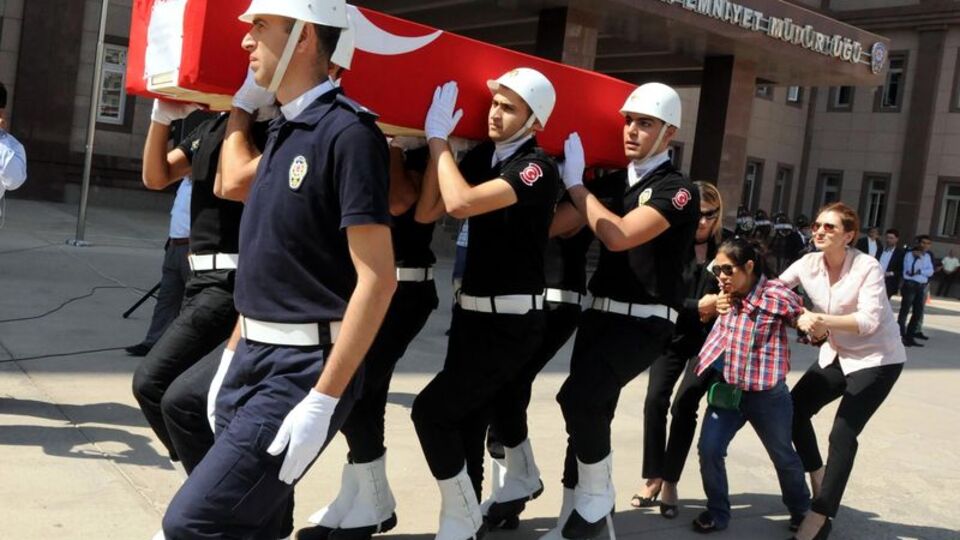 O şehidin eşinden Başbakan'a mesaj