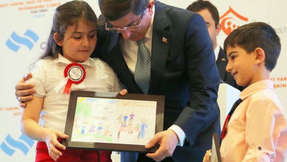Başbakan Davutoğlu o resimleri görünce...