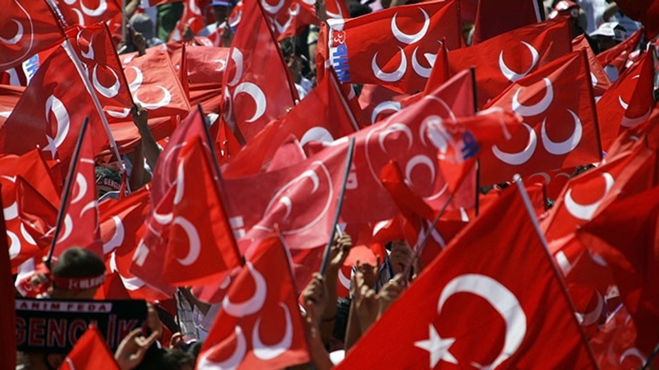 MHP'de 2 isme daha ihraç yolu