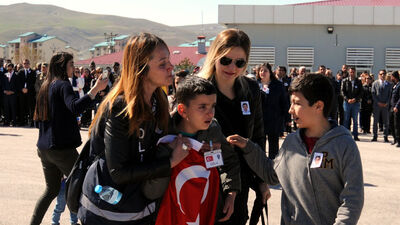 Kürtçe ağıtlarla uğurlandı!