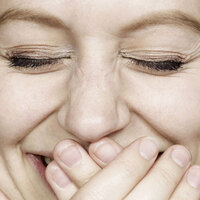 Sebepsiz gülüyorsanız 'tümör riski' altındasınız...