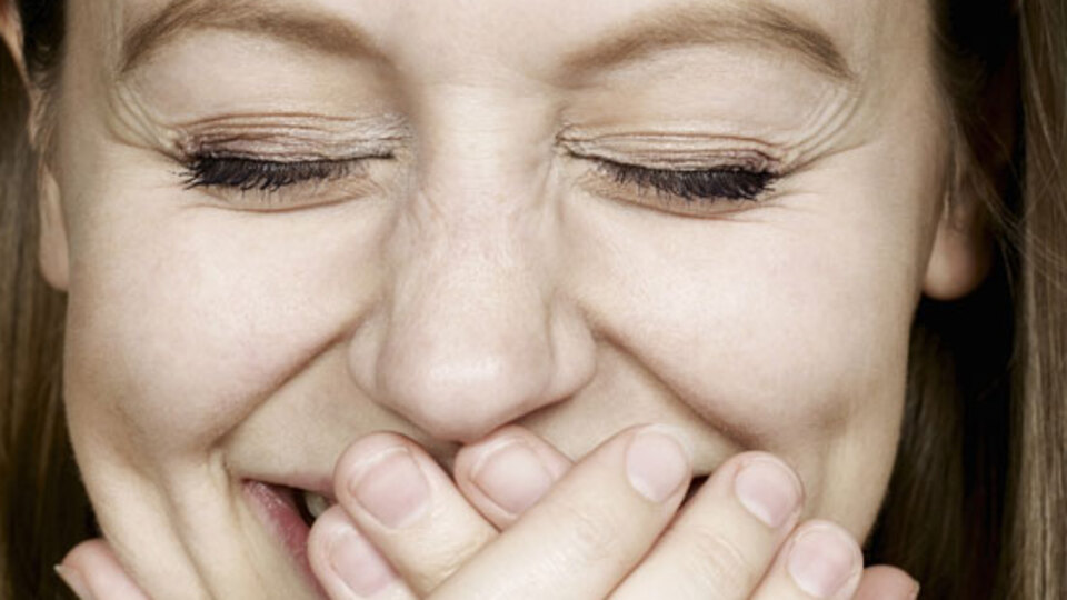 Sebepsiz gülüyorsanız 'tümör riski' altındasınız...