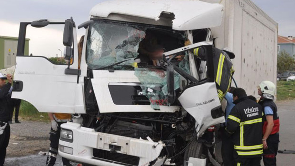 Kırmızı ışıkta faciaya ramak kala!