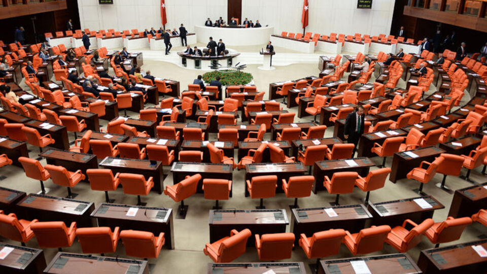 MHP'den flaş teklif