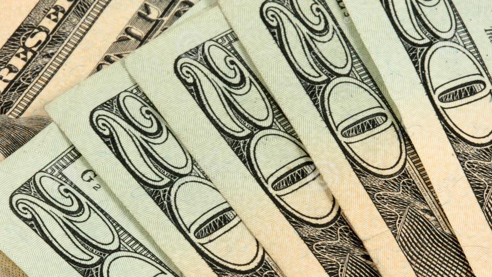 Dolarda bir ilk gerçekleşiyor