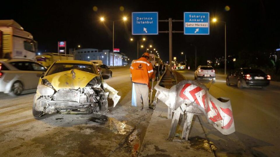 İzmit'te feci kaza: Yol ayrımını fark edemeyince...