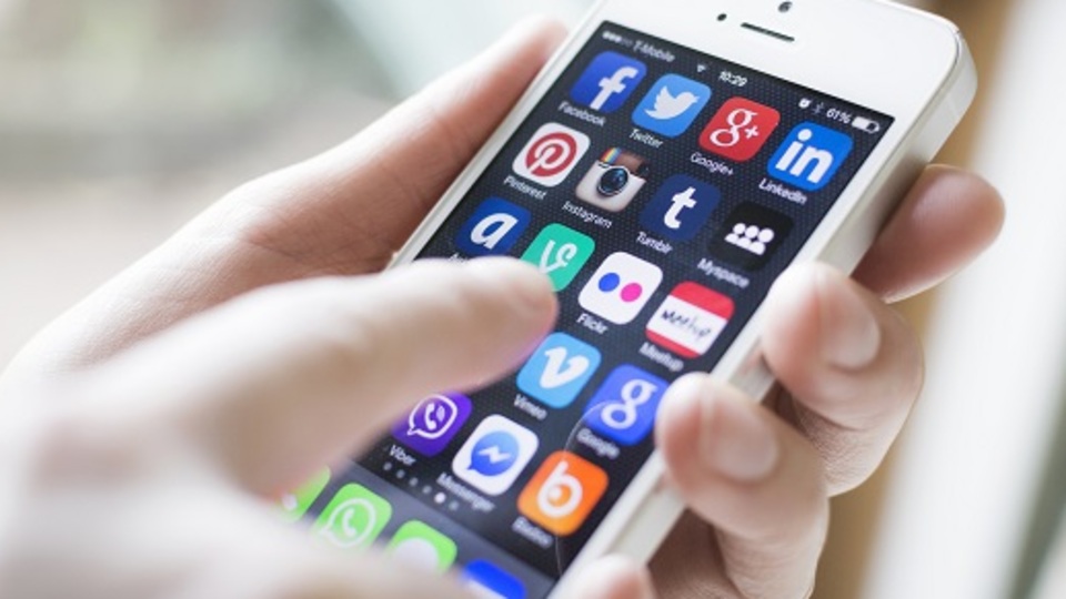 Çocuğunuza telefonu böyle verin...