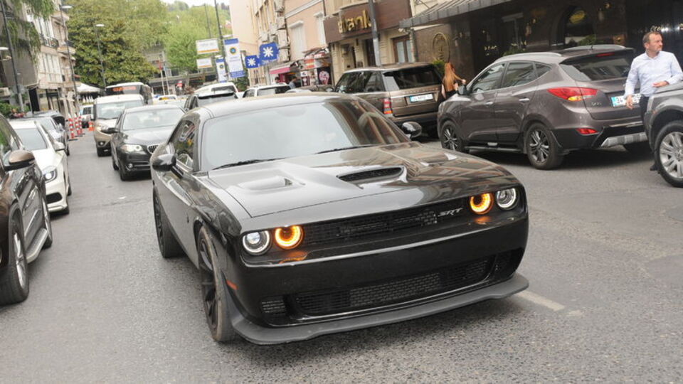 Caner'in yanındaki Şükran mı?