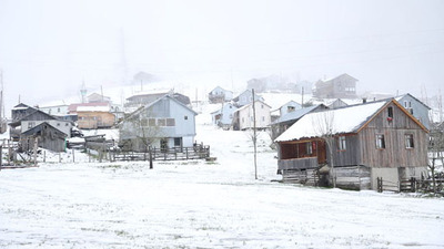 Dikmen Yaylası beyaza büründü! Vatandaşlar şaşkın