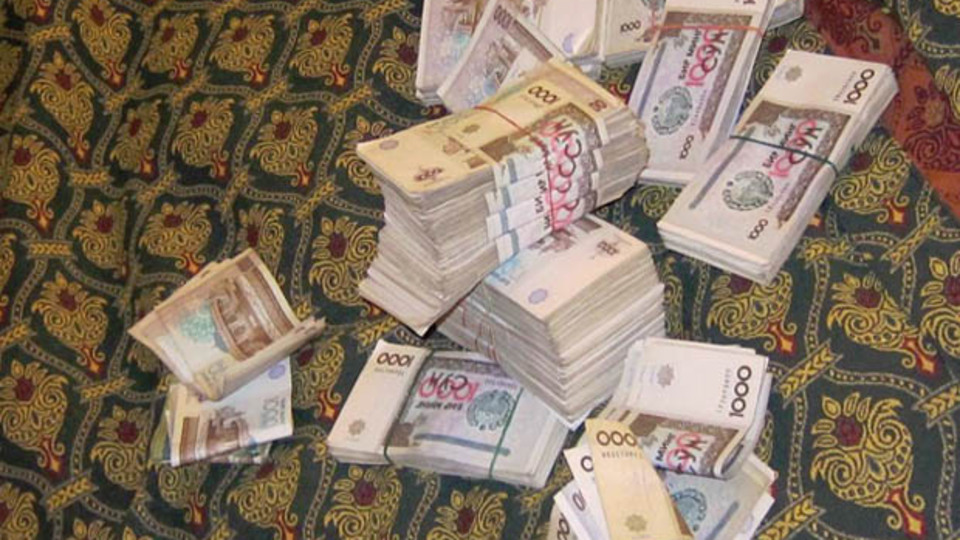 Çaldıkları 45 çuval paranın değeri...