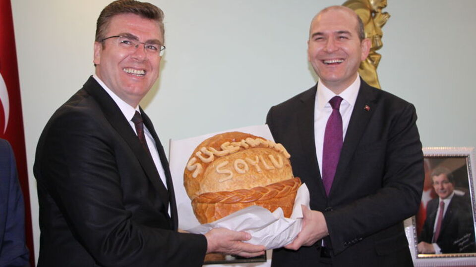 Bakanı güldüren diyalog