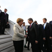 Davutoğlu: Geri kabul ancak vize muafiyeti ile uygulanır