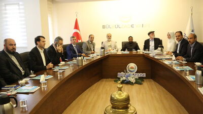 Yusuf İslam ve Davutoğlu'nun kızı projeleri incelediler