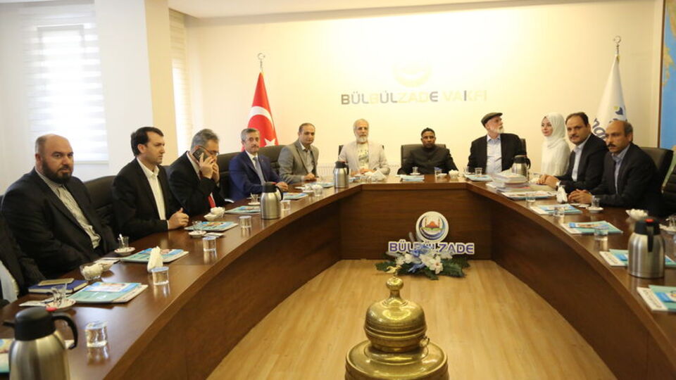 Yusuf İslam ve Davutoğlu'nun kızı projeleri incelediler