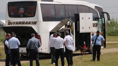 Aranan kadın zanlı yakayı ele verince bakın ne yaptı!