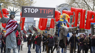Obama'nın Almanya ziyareti öncesinde protesto!