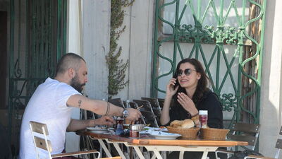 'Arkadaşız yanlış bir şey yazılmasın'