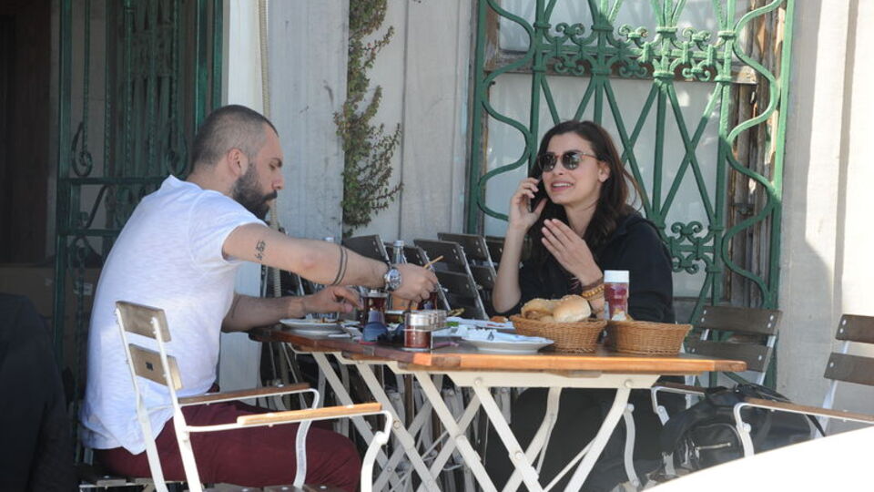 'Arkadaşız yanlış bir şey yazılmasın'