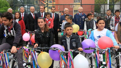 Türkiye Sağlıklı Beslenme ve Hareketli Hayat Programı kapsamında bisiklet dağıtıldı
