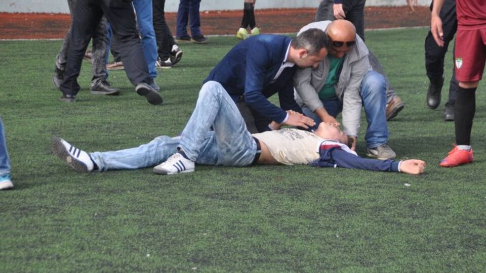 Yok böyle maç! 11 kırmızı kart...