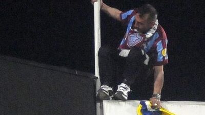 F.Bahçe bayrağını indirdi!