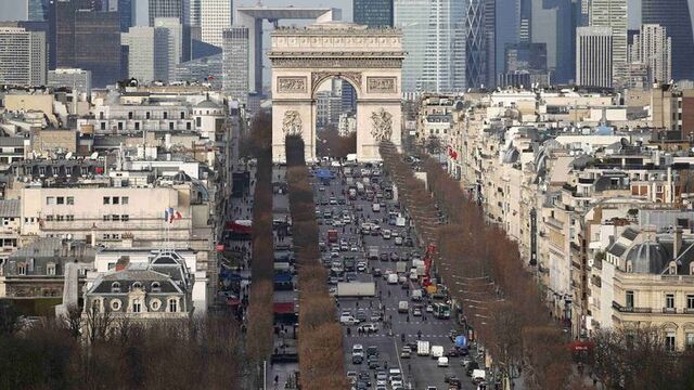 Paris'te sözde soykırımı anma töreni