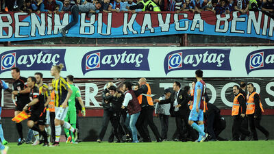 İşte hakemi döven saldırgan!